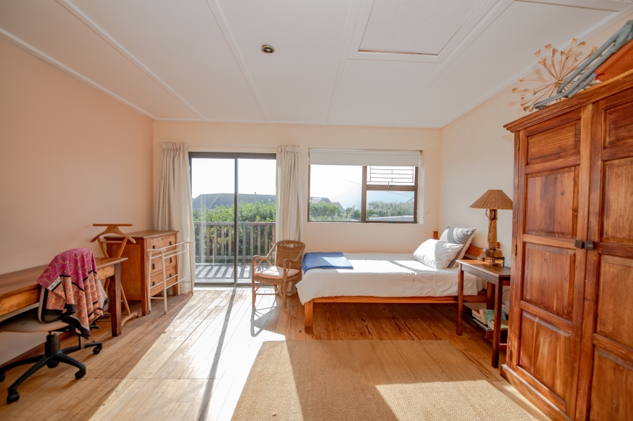 6 Bedroom Property for Sale in Pringle Bay Western Cape